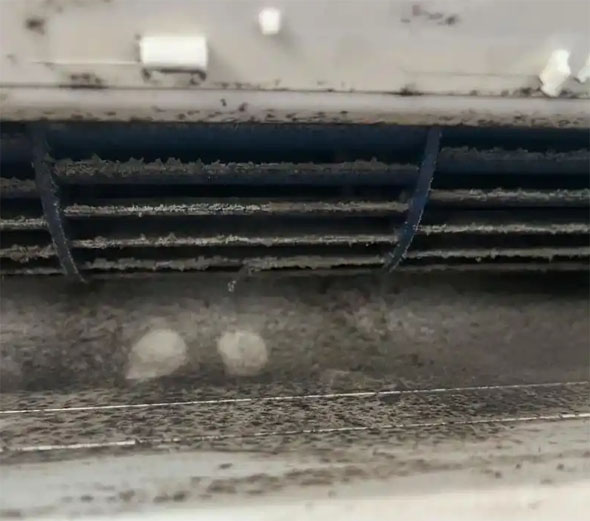 太子河空调吹的风有股烧焦味是怎么回事